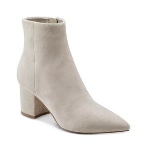 NWOT Marc Fisher Jarli Heeled Booties - Ivory Suede - Size 7 - NEVER WORN